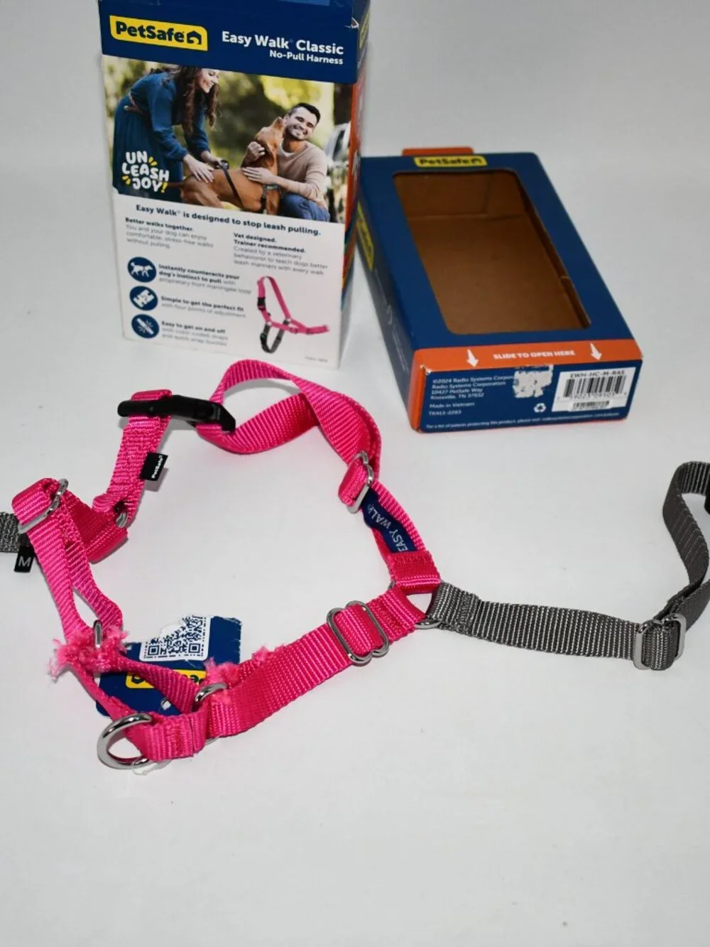 PetSafe Easy Walk No Pull Dog Harness, Medium, Raspberry Pink/ Grey, Front Clip,